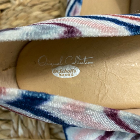 Dr. Scholl’s pointy flats, Aztec velvet pattern. - Picture 4 of 6